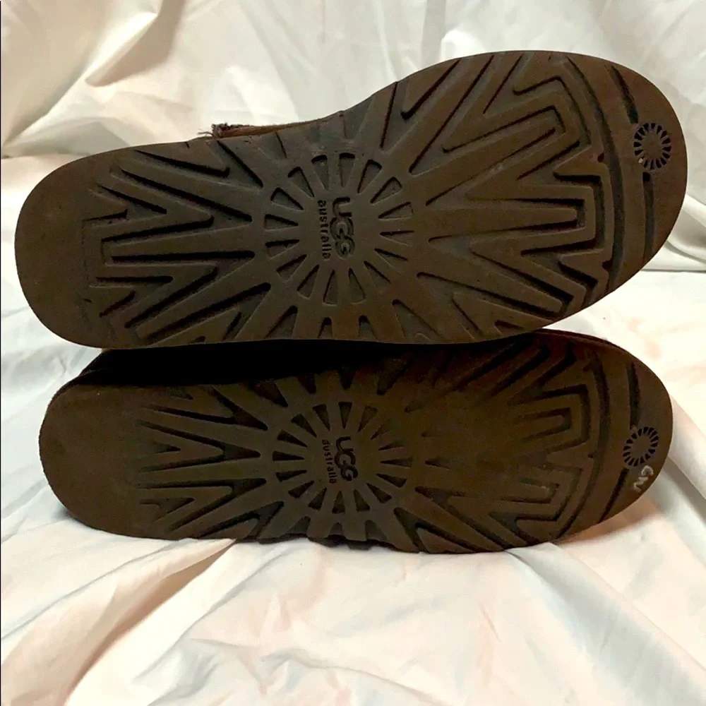 Ugg Classic Brown Suede Leather Boots - size 9 - Picture 6 of 8